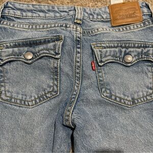 Women’s levi jeans